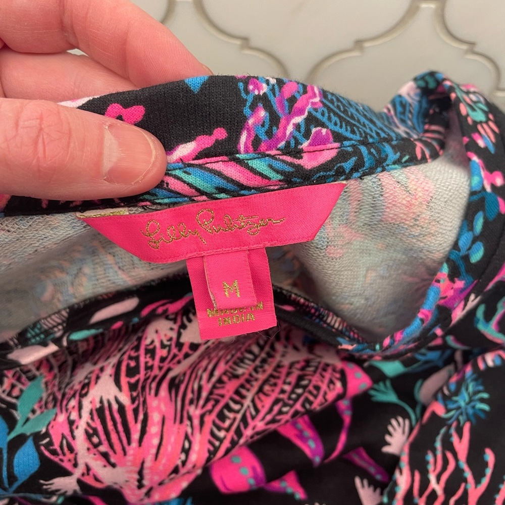 Lily Pulizter Size Medium Sweatshirt - Like New